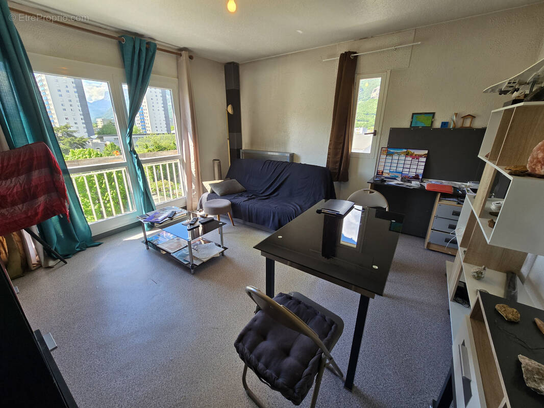 Appartement à LE PONT-DE-CLAIX