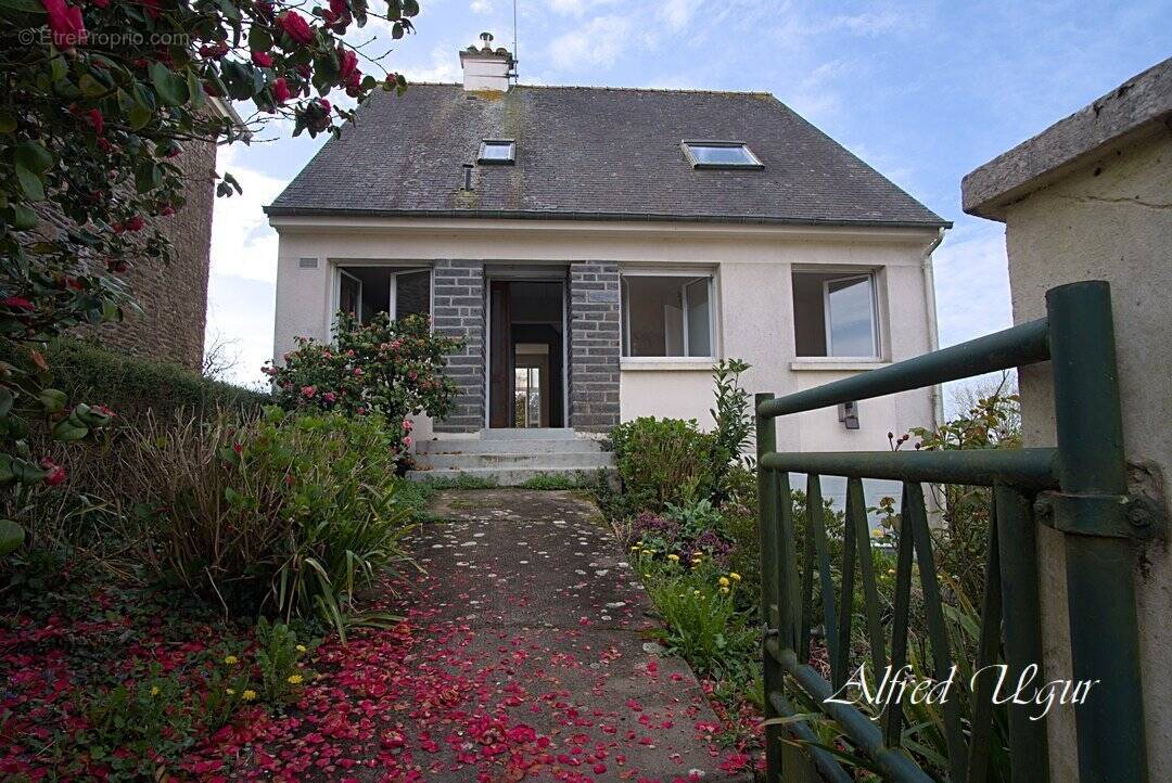 Maison à COMBLESSAC
