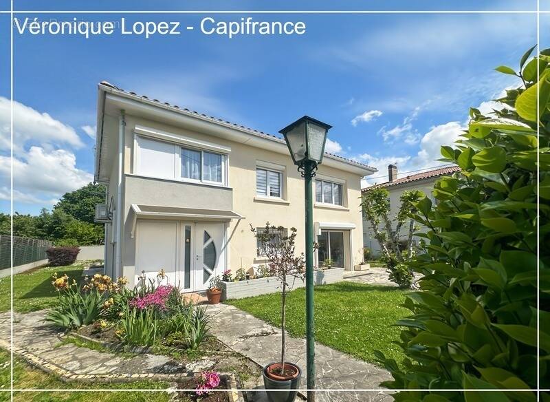 Maison à LE PASSAGE
