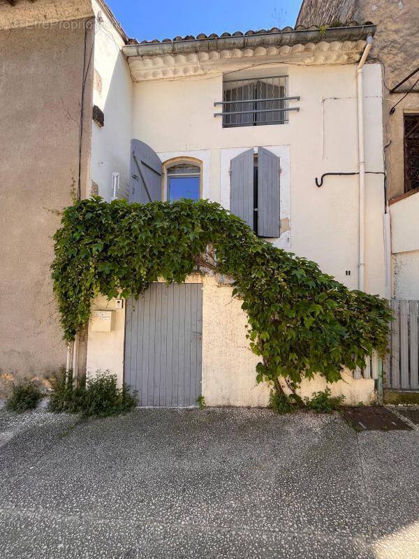 Maison à REMOULINS