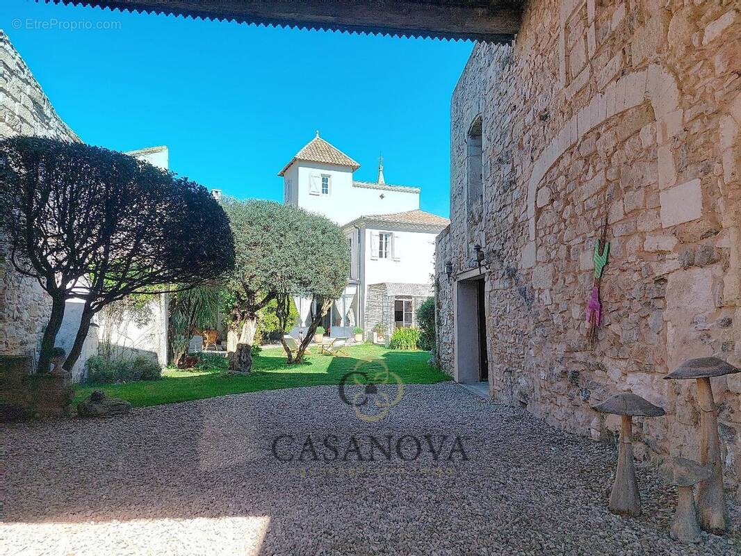 Maison à MAUGUIO