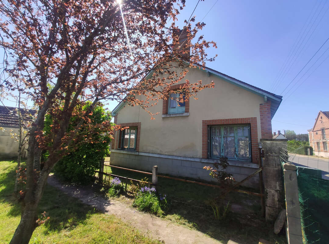 Maison à DHUIZON
