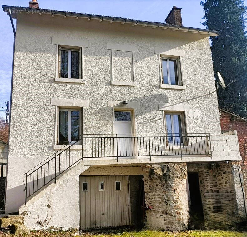 Maison à AMBAZAC