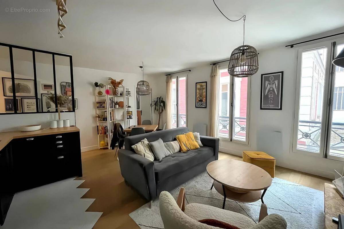 Appartement à PARIS-10E