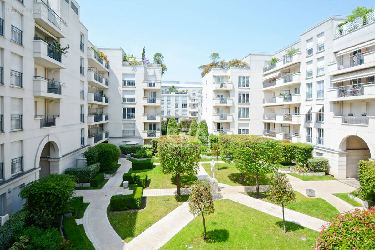 Appartement à ISSY-LES-MOULINEAUX