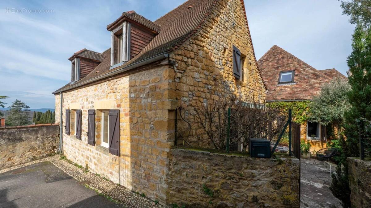 Maison à GOURDON
