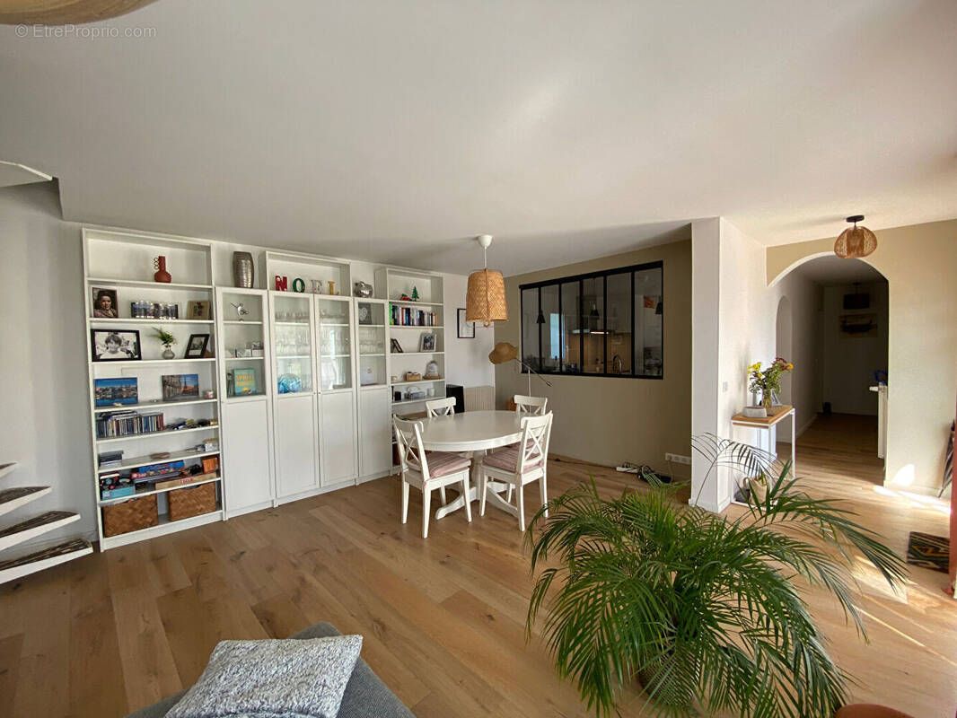 Maison à LES CLAYES-SOUS-BOIS