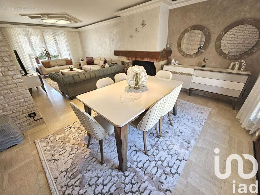 Photo 2 - Maison à LE BLANC-MESNIL