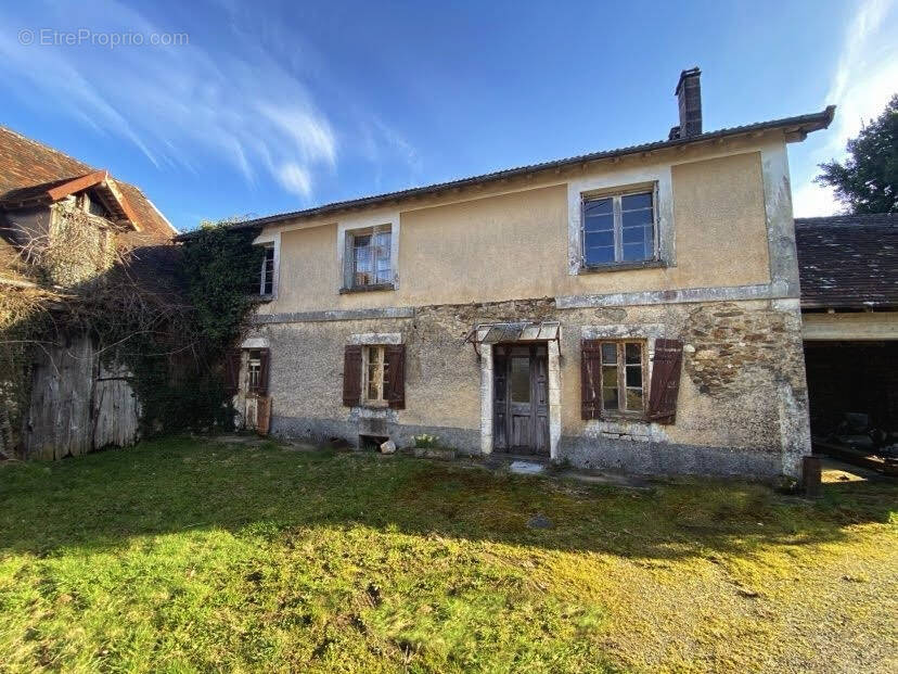Maison à SARRAZAC