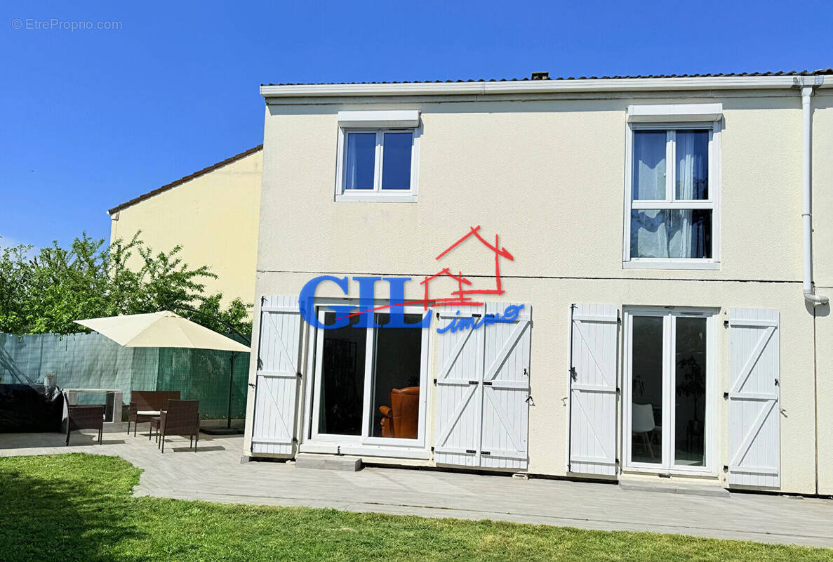Maison à SAVIGNY-LE-TEMPLE