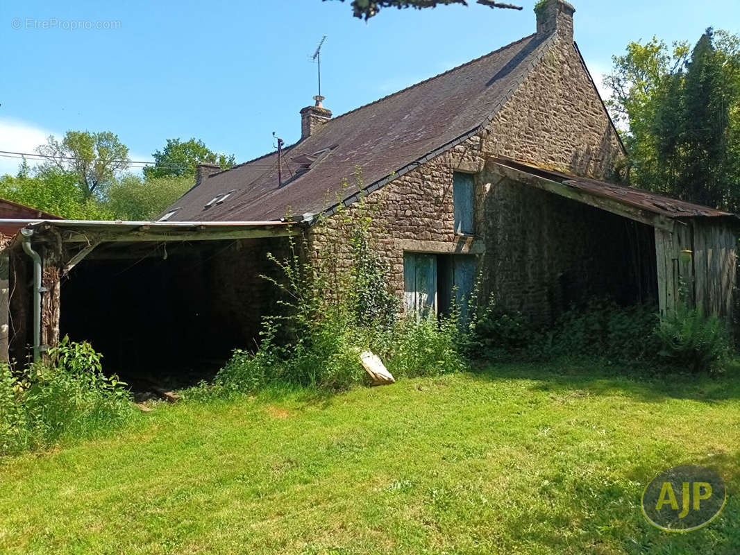 Maison à MOLAC