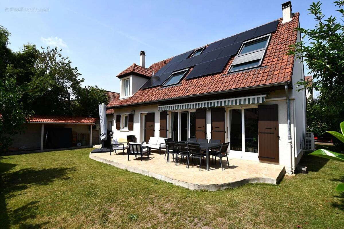 Maison à LE VESINET