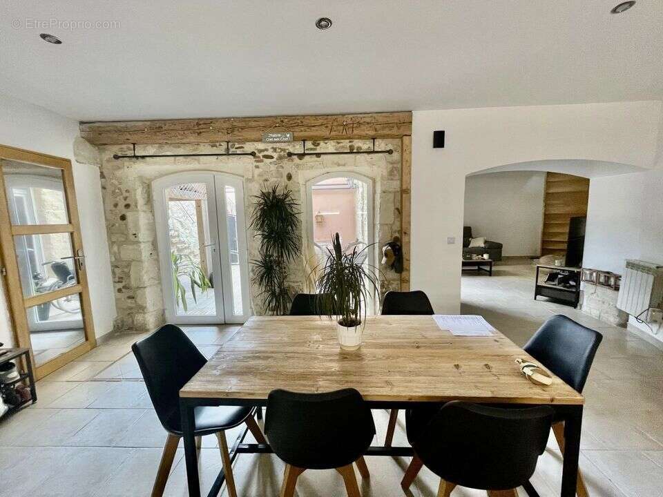 Appartement à REDESSAN