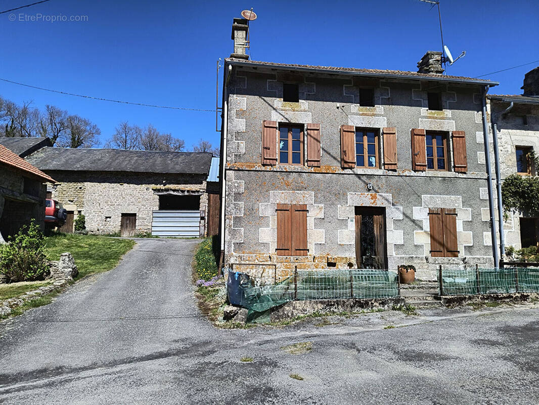 Maison à AMBAZAC