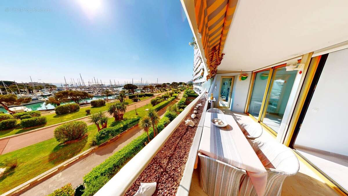 Appartement à VILLENEUVE-LOUBET