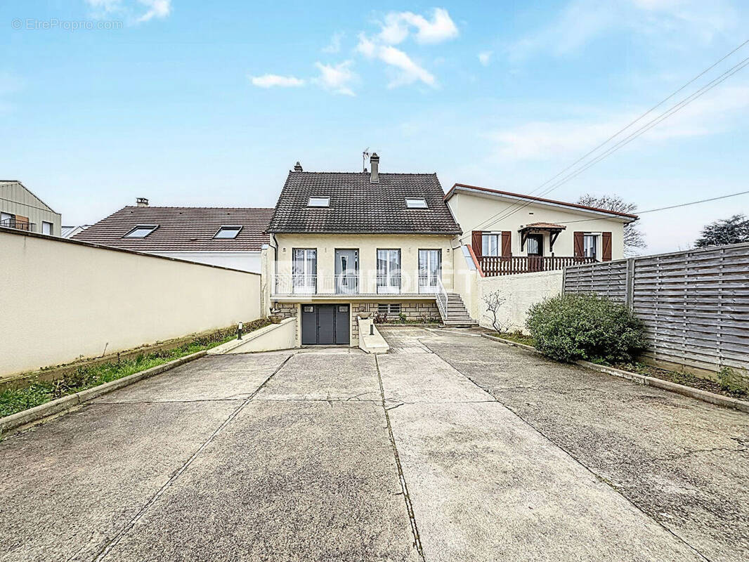 Maison à MORANGIS