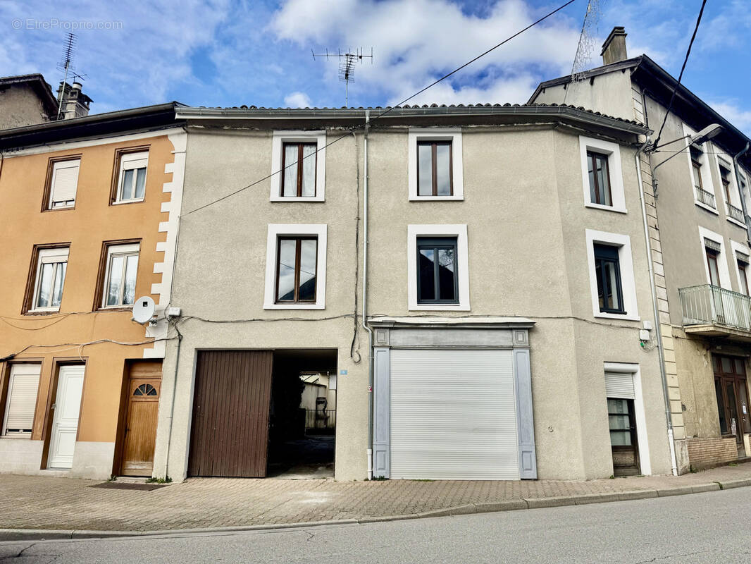 Appartement à LA TOUR-DU-PIN