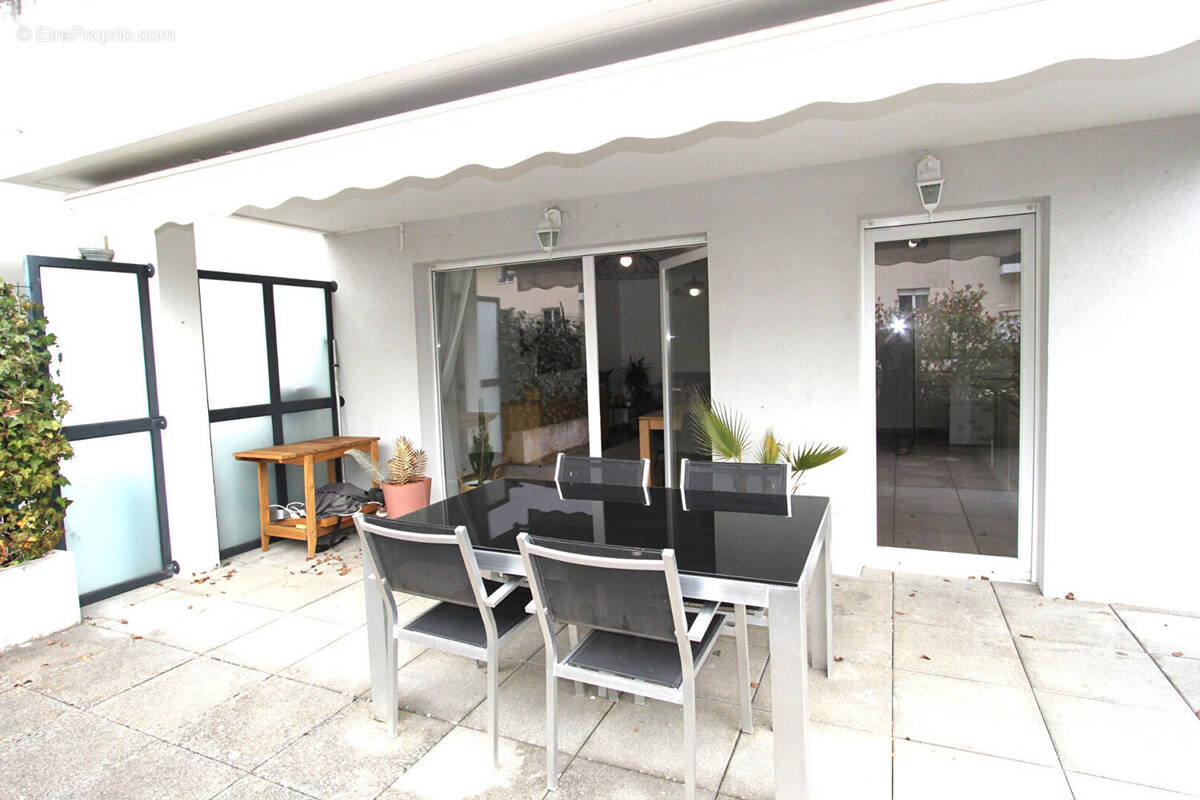 Appartement à PRINGY