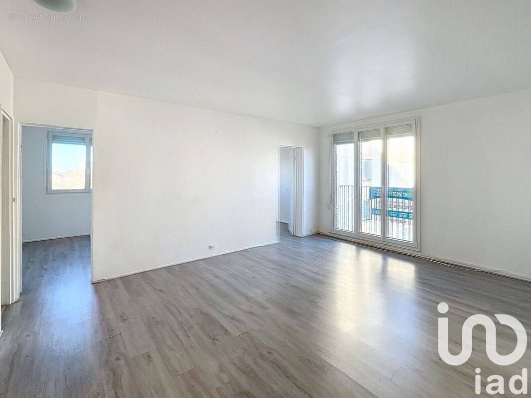 Photo 1 - Appartement à TAVERNY