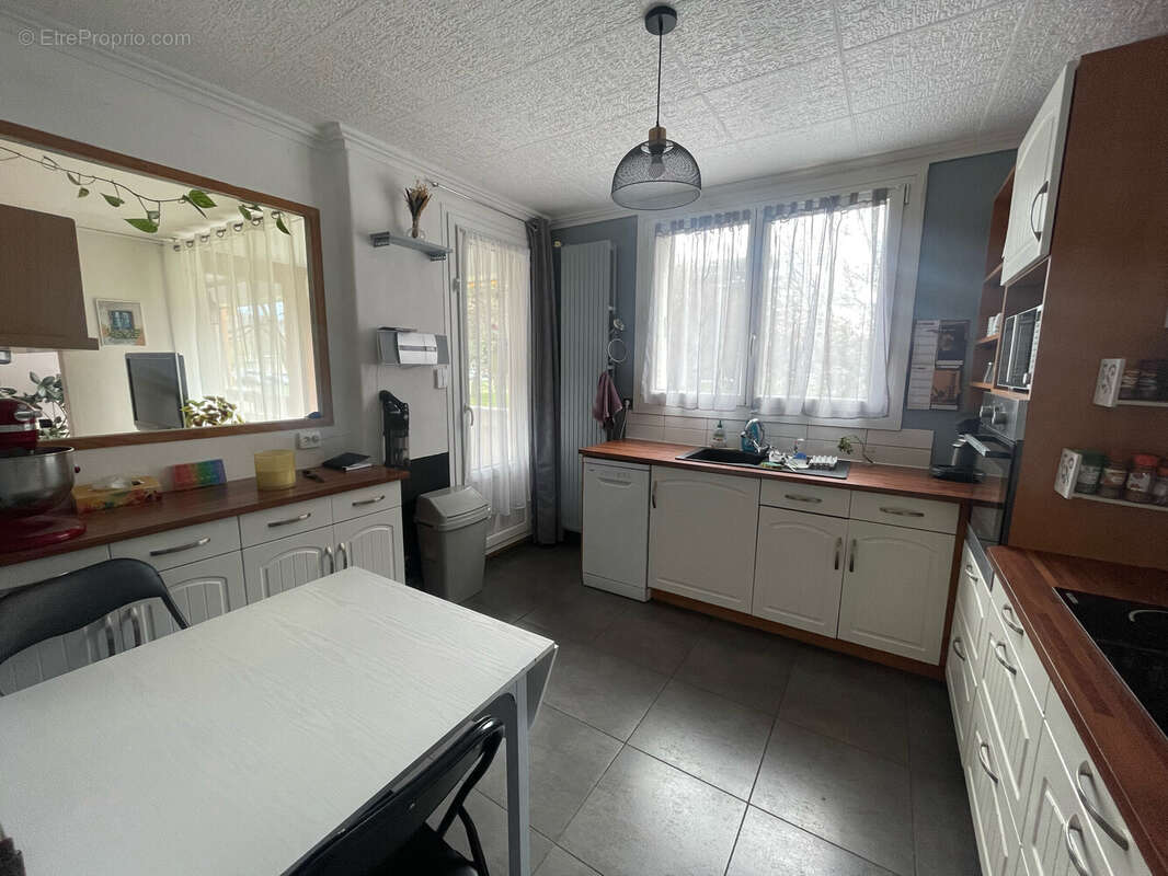 Appartement à LE PONT-DE-CLAIX