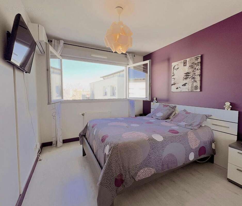   - Appartement à DECINES-CHARPIEU