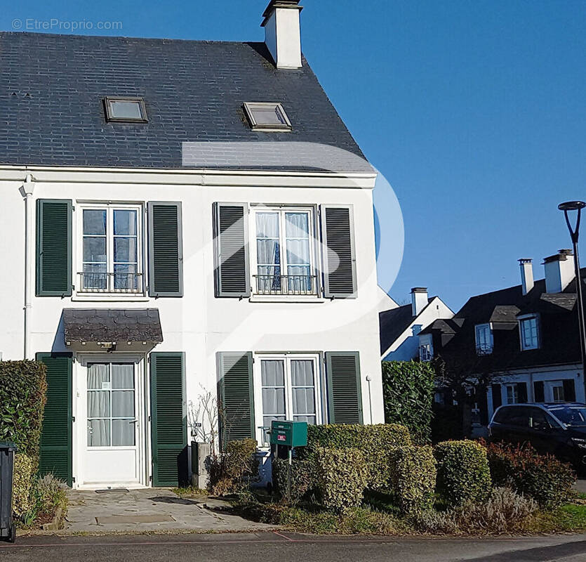 Maison à CESSON