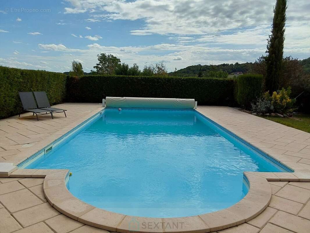 Maison à CENAC-ET-SAINT-JULIEN