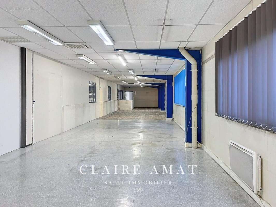 Photo 7 - Commerce à LES CLAYES-SOUS-BOIS