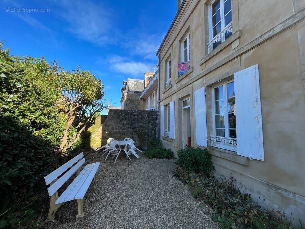 Maison à ARROMANCHES-LES-BAINS