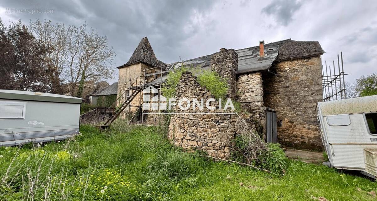 Maison à ANGLARS-SAINT-FELIX