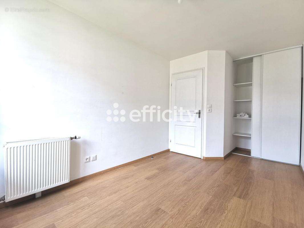 Appartement à LA CHAPELLE-EN-SERVAL