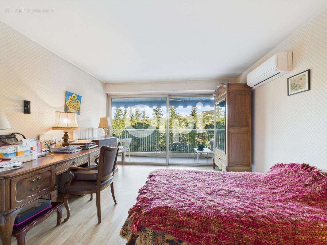 Appartement à MANDELIEU-LA-NAPOULE