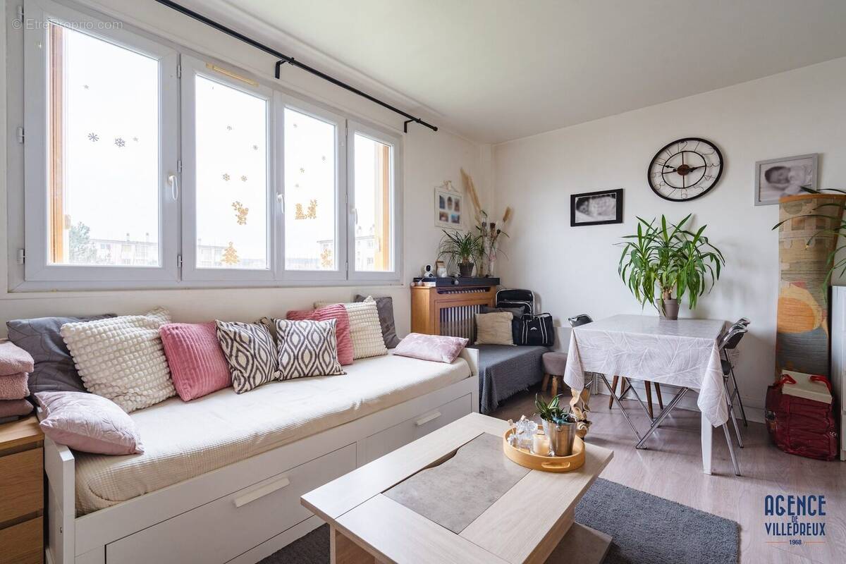 Appartement à LES CLAYES-SOUS-BOIS