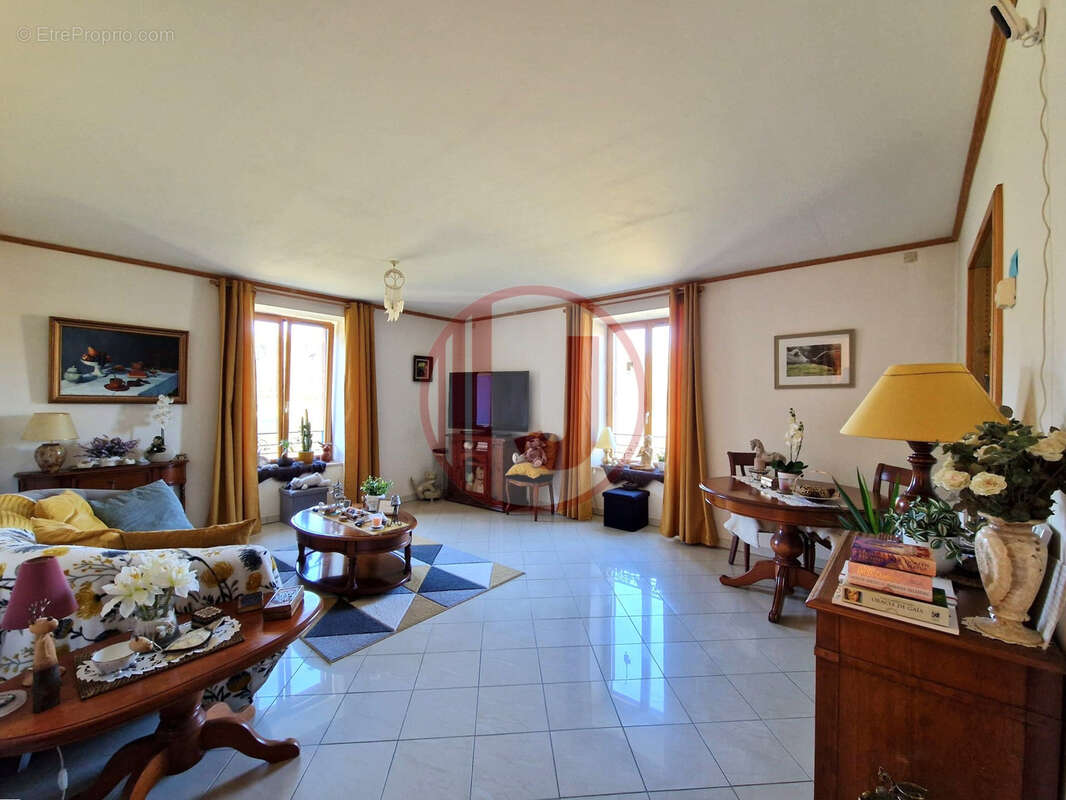 Appartement à DUNG