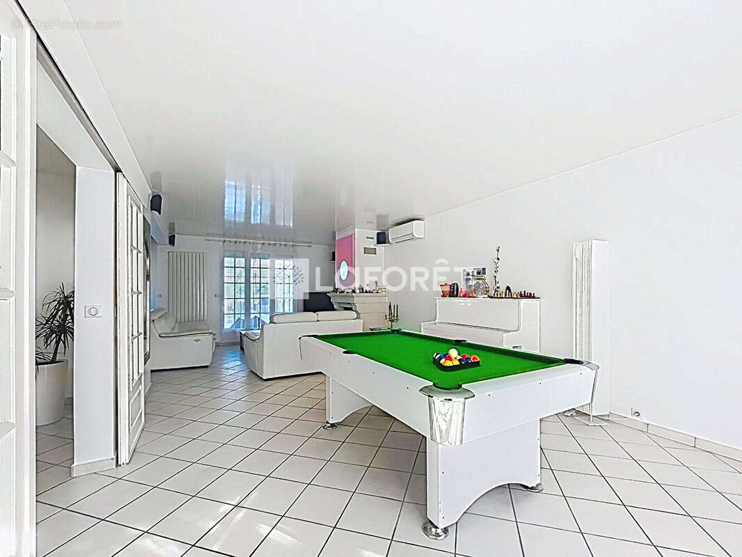 Maison à LA QUEUE-EN-BRIE