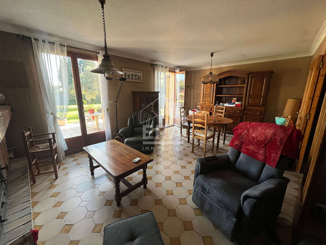 Maison à MONTEUX
