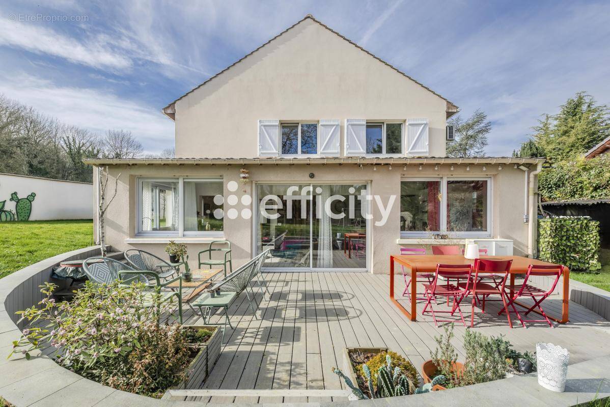 Maison à MENNECY