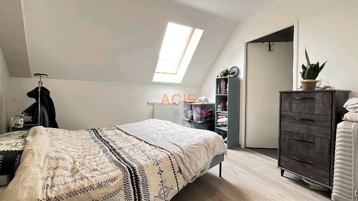 Appartement à LA CHAPELLE-EN-SERVAL