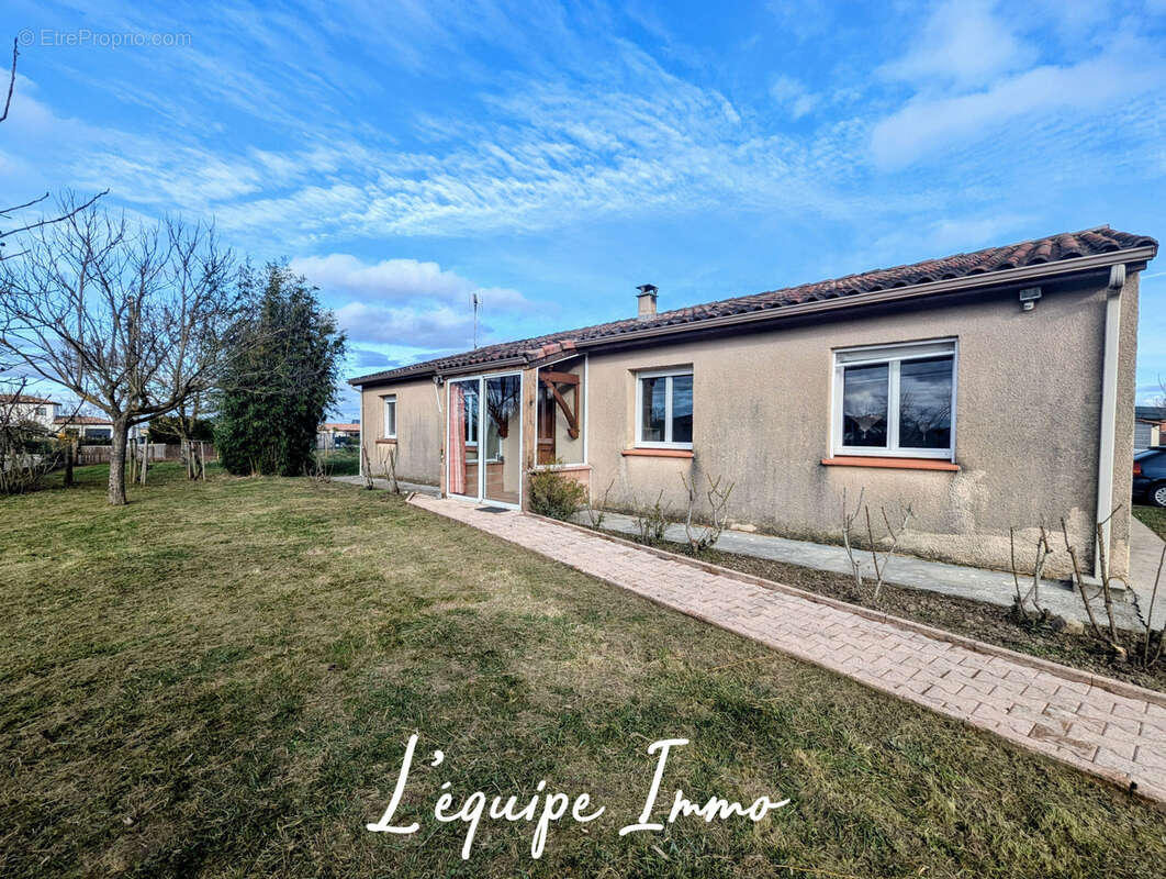 Maison à MONTAIGUT-SUR-SAVE