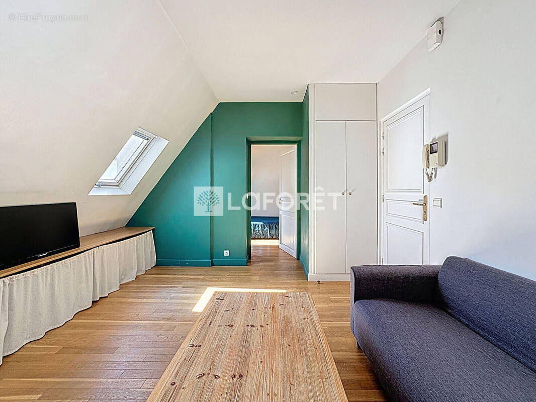 Appartement à PARIS-8E