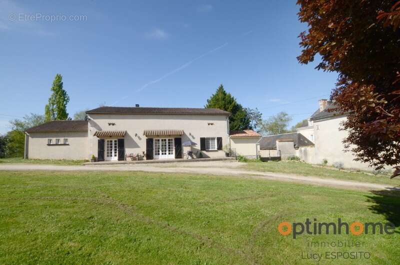 Maison à CHARROUX