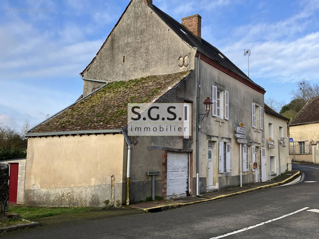 Maison à AVOISE
