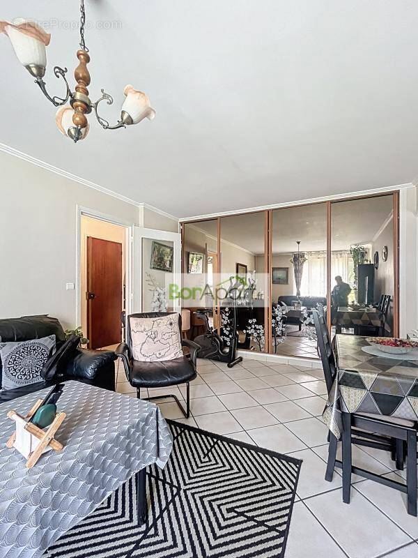 Appartement à ROSNY-SOUS-BOIS