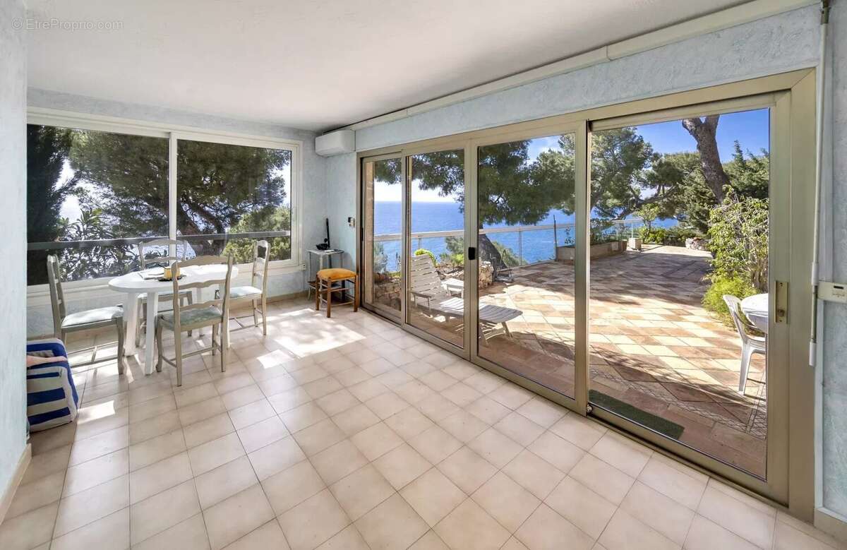 Maison à EZE