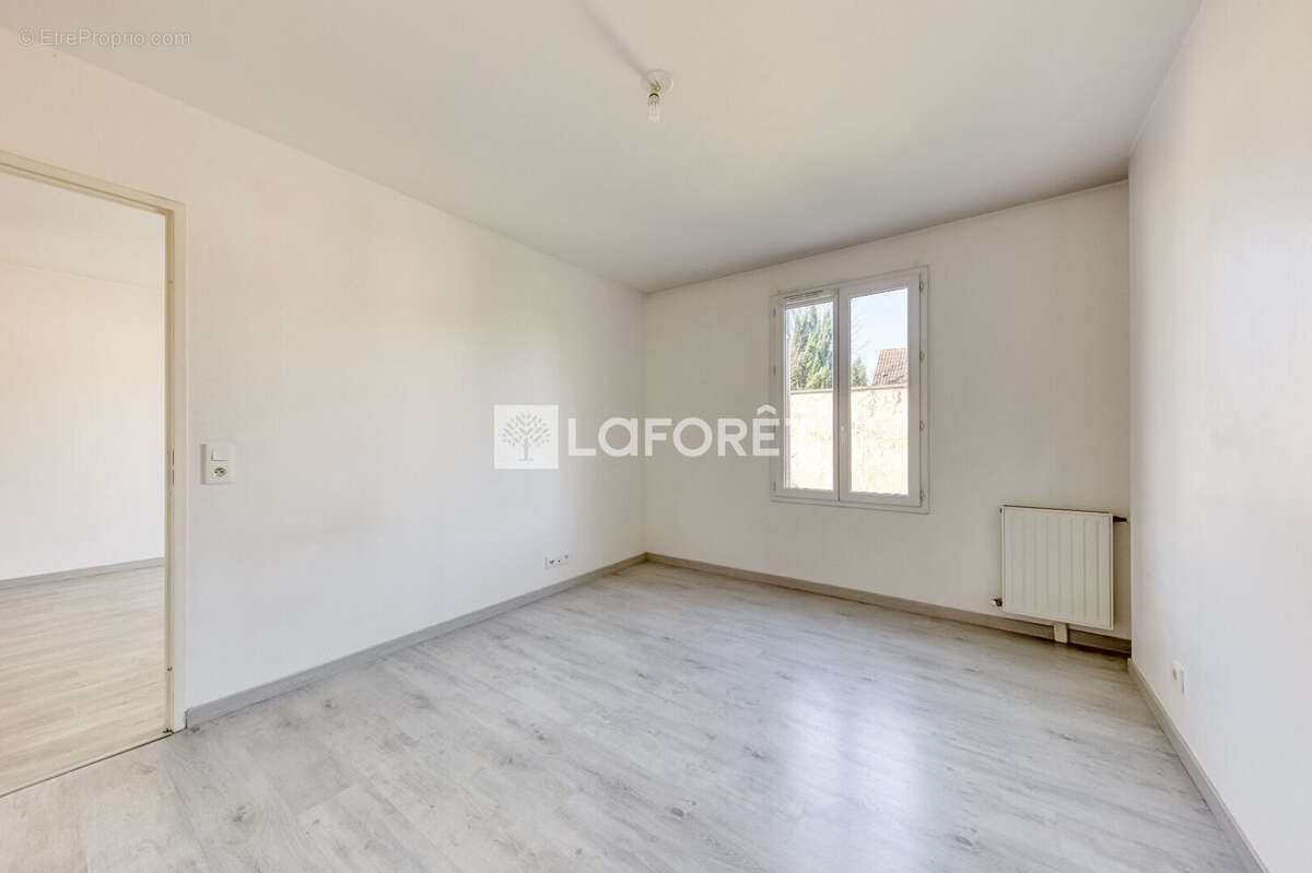 Appartement à LA QUEUE-EN-BRIE