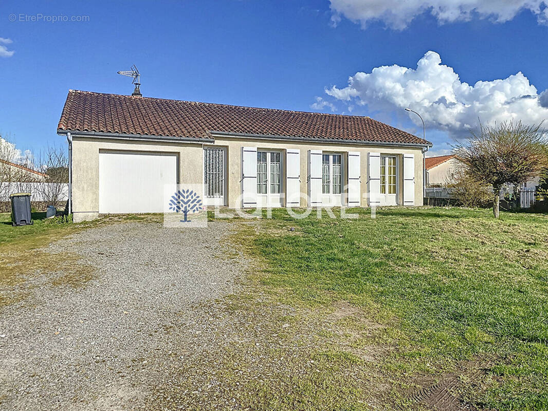 Maison à CHATILLON-SUR-THOUET