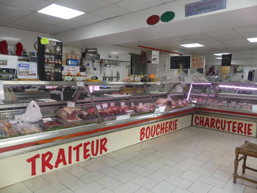 Commerce à VIAS