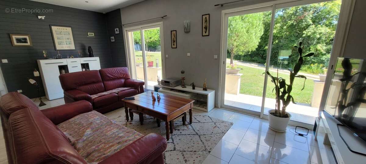 Maison à MONTAIGU-DE-QUERCY
