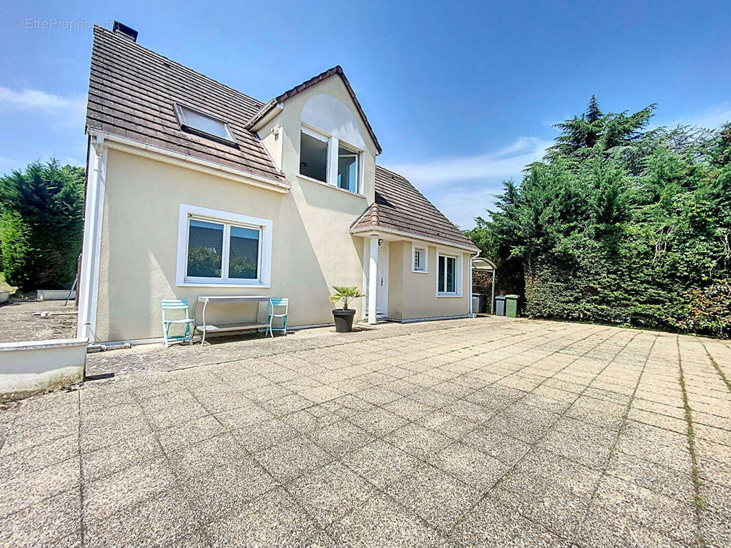 Maison à LINAS