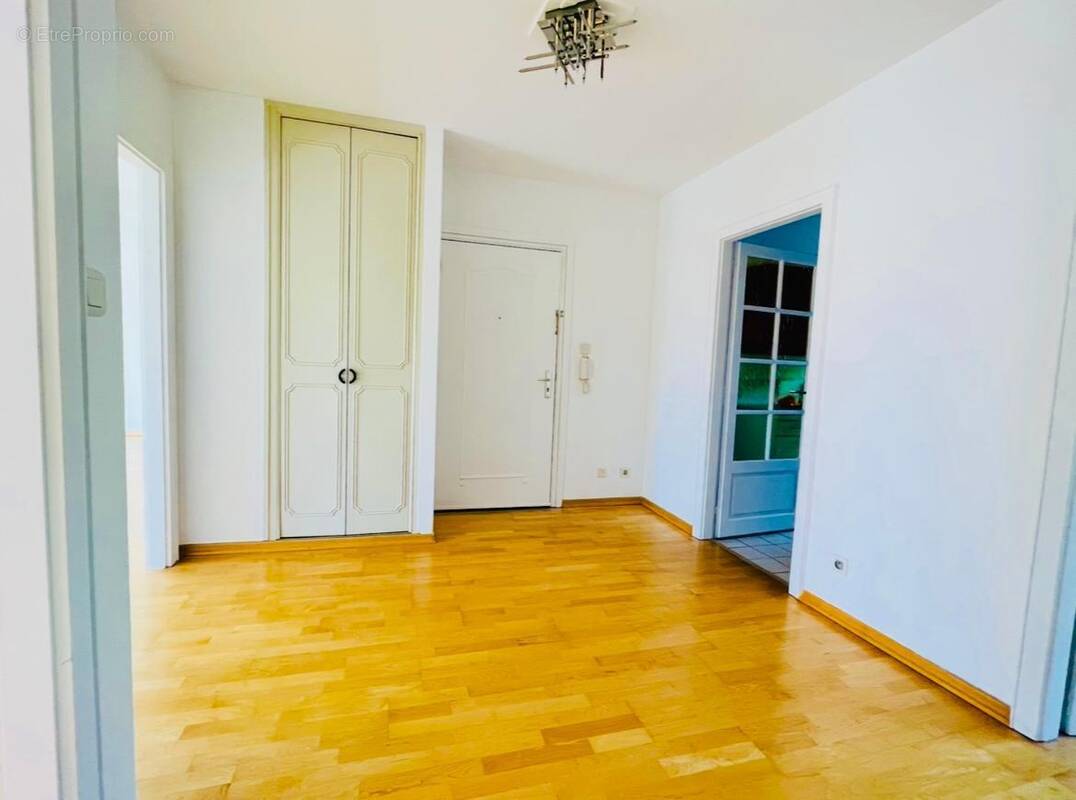  - Appartement à ILLKIRCH-GRAFFENSTADEN